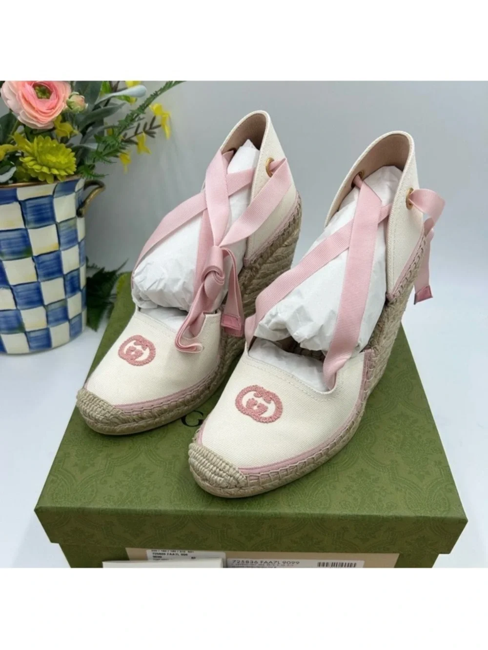 Women’s Gucci white/pink wedge ESPADRILLES size 40 made in Spain